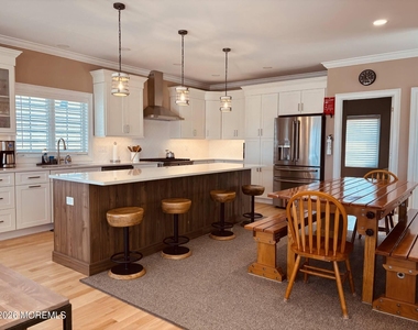 39 20th Avenue - Photo Thumbnail 17
