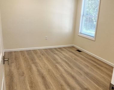 115 Parker Avenue - Photo Thumbnail 10
