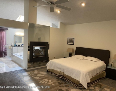 38 Boca Del Mar Court - Photo Thumbnail 13