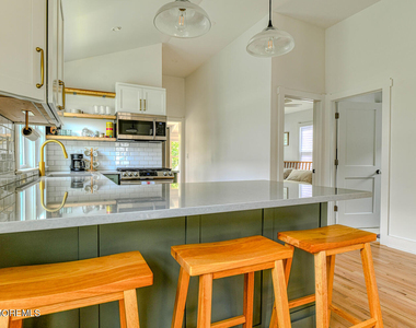 1225 6th Avenue - Photo Thumbnail 9