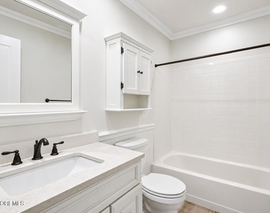 413 Yorkshire Place - Photo Thumbnail 7