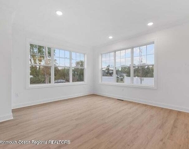 221 Brighton Avenue - Photo Thumbnail 15