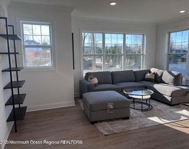 221 Brighton Avenue - Photo Thumbnail 3