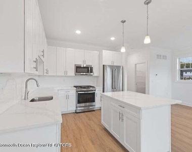 221 Brighton Avenue - Photo Thumbnail 5