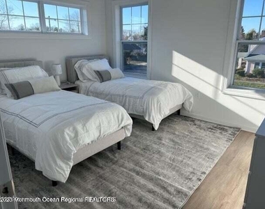 221 Brighton Avenue - Photo Thumbnail 8