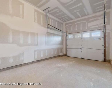 221 Brighton Avenue - Photo Thumbnail 17