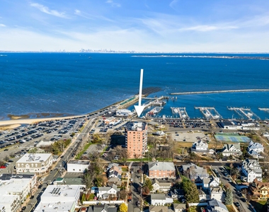 10 Ocean Boulevard - Photo Thumbnail 7