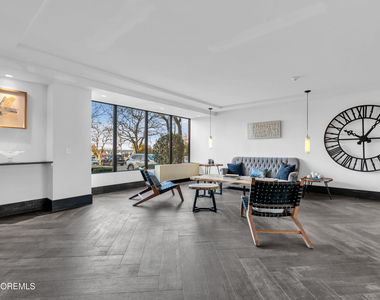 10 Ocean Boulevard - Photo Thumbnail 2