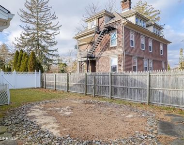 351 Hollywood Avenue - Photo Thumbnail 14