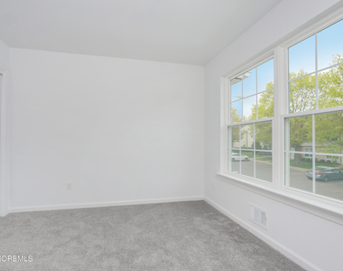 27 Karen Drive - Photo Thumbnail 18