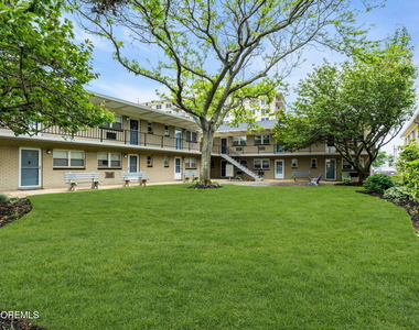 455 Ocean Boulevard - Photo Thumbnail 13