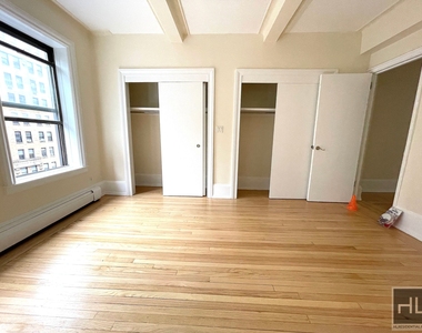West 79 Street - Photo Thumbnail 2