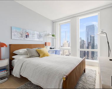 West 38th Street - Photo Thumbnail 1