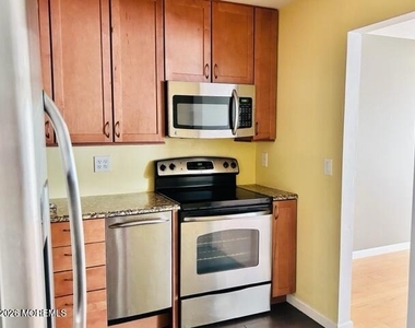 5 Inwood Terrace - Photo Thumbnail 4