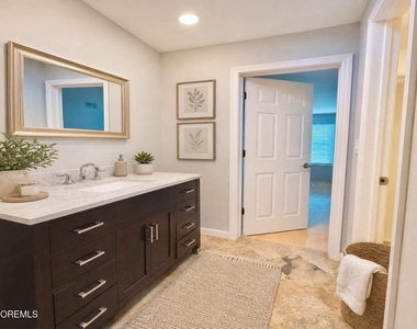 5 Inwood Terrace - Photo Thumbnail 16