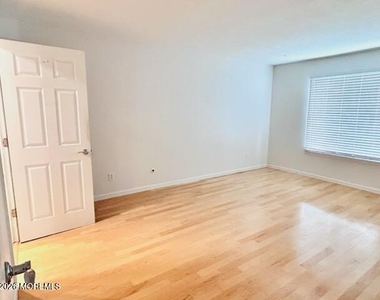 5 Inwood Terrace - Photo Thumbnail 13