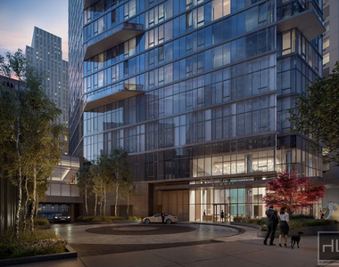East 44th Street - Photo Thumbnail 4