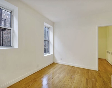East 25 Street - Photo Thumbnail 1
