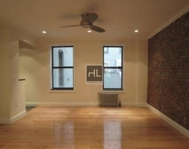 West 53 Street - Photo Thumbnail 1