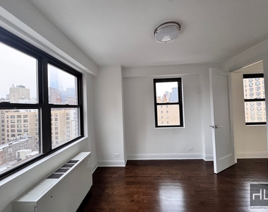 East 16 Avenue - Photo Thumbnail 1