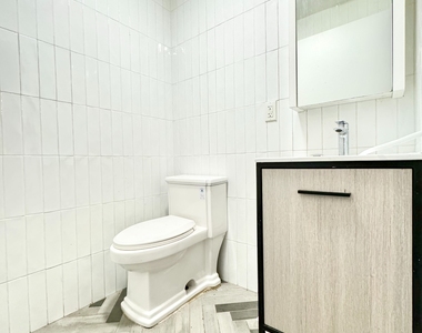 481 Evergreen Avenue - Photo Thumbnail 11