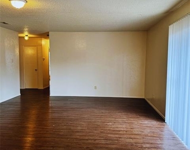 628 Taylor Court - Photo Thumbnail 6