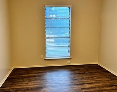 628 Taylor Court - Photo Thumbnail 17