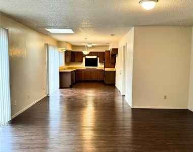 628 Taylor Court - Photo Thumbnail 2