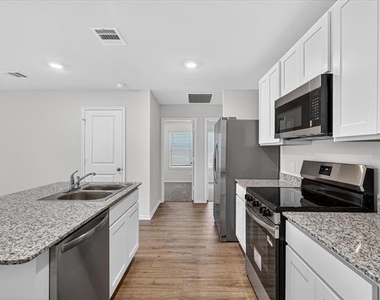 1818 Potomac Lane - Photo Thumbnail 8