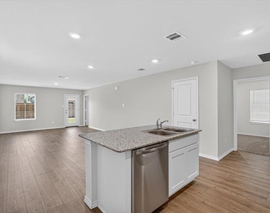 1818 Potomac Lane - Photo Thumbnail 7