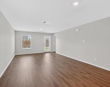 1818 Potomac Lane - Photo Thumbnail 1
