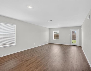 1818 Potomac Lane - Photo Thumbnail 4