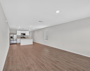 1818 Potomac Lane - Photo Thumbnail 2