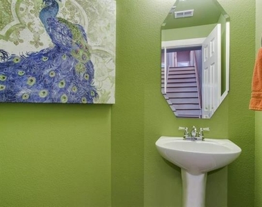 2330 Throckmorton Street - Photo Thumbnail 6