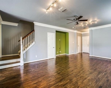 2330 Throckmorton Street - Photo Thumbnail 15