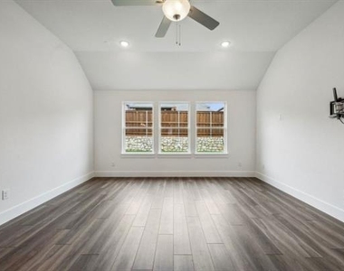 3832 Pennington Avenue - Photo Thumbnail 7