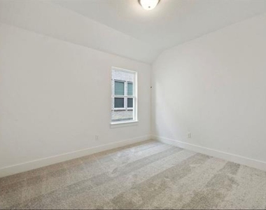 3832 Pennington Avenue - Photo Thumbnail 4
