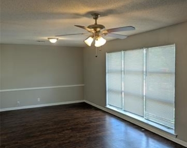 4800 Dunlap Drive - Photo Thumbnail 7