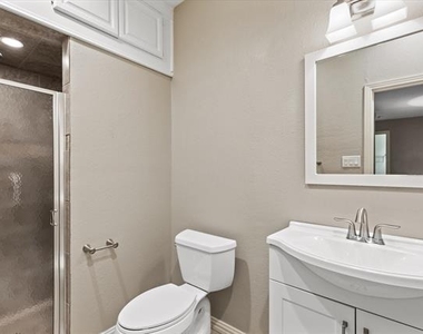 4403 Bellaire Drive S - Photo Thumbnail 9