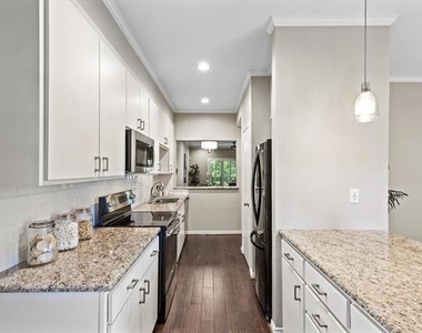 4403 Bellaire Drive S - Photo Thumbnail 5