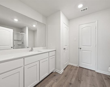 4804 Fillmore Drive - Photo Thumbnail 5