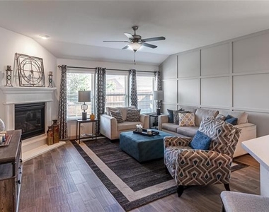 917 Rosewood Street - Photo Thumbnail 2