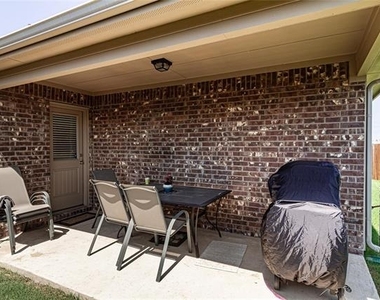 917 Rosewood Street - Photo Thumbnail 15
