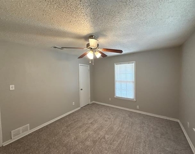 2607 Yeager Street - Photo Thumbnail 8