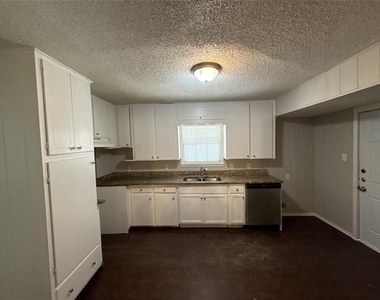 2607 Yeager Street - Photo Thumbnail 4