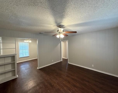 2607 Yeager Street - Photo Thumbnail 3