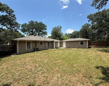 2607 Yeager Street - Photo Thumbnail 12