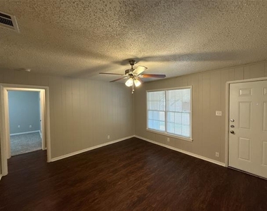 2607 Yeager Street - Photo Thumbnail 2