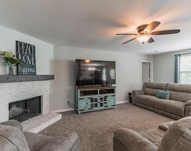 1515 Harvest Crossing Drive - Photo Thumbnail 6