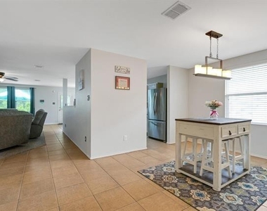 1515 Harvest Crossing Drive - Photo Thumbnail 4
